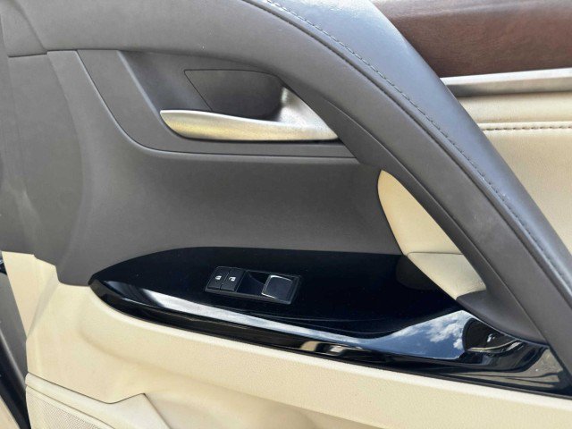 Used 2019 Lexus LX 570 4WD w/ Luxury Package image 60