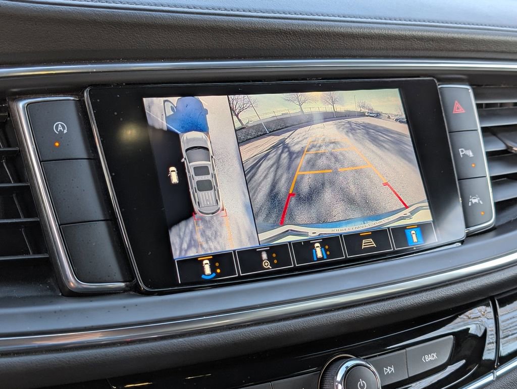 Used 2024 Buick Enclave Avenir image 30