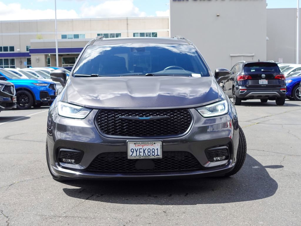 Used 2021 Chrysler Pacifica Limited w/ Premium & Safety Sphere Group image 2