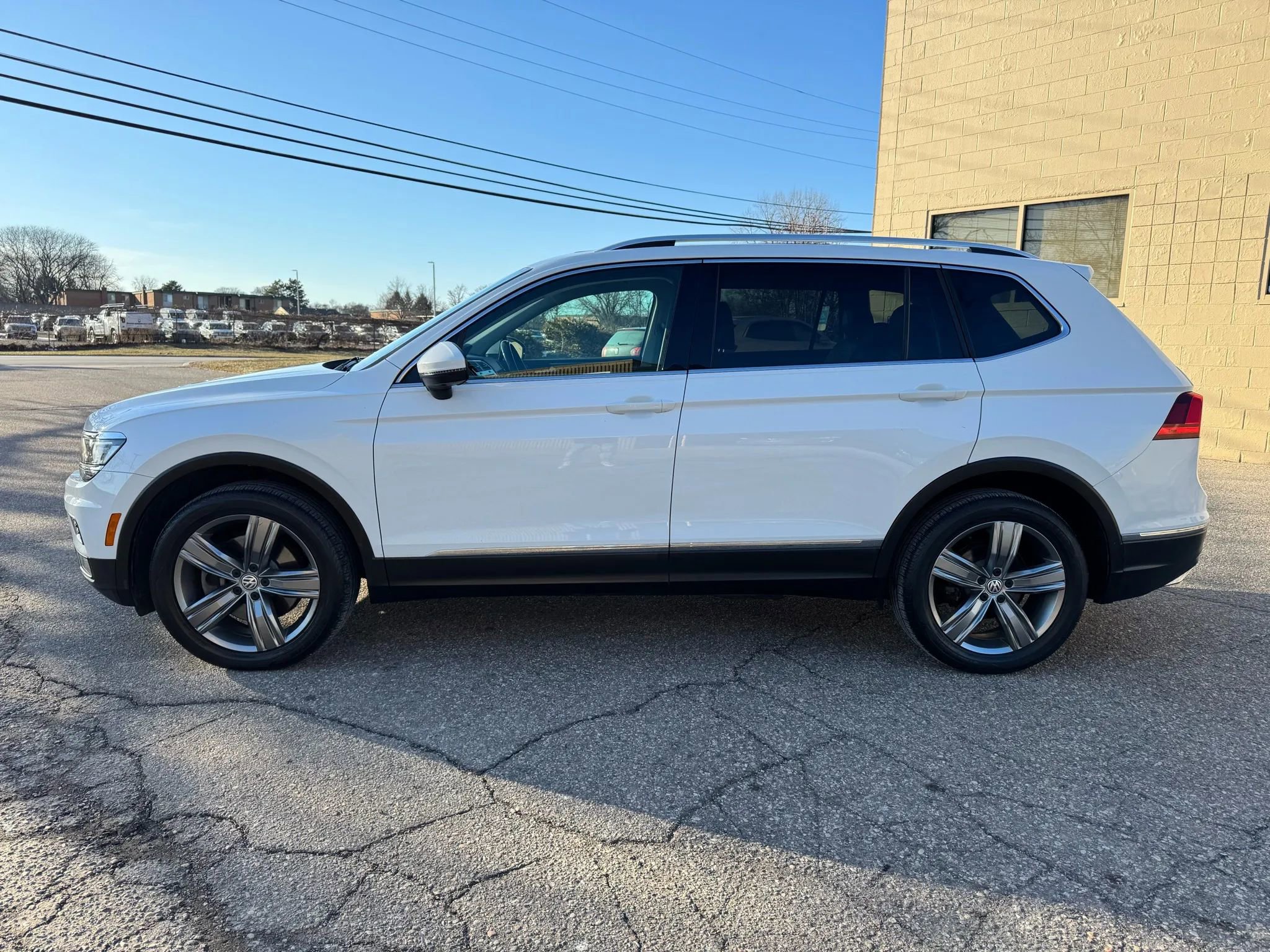 Used 2019 Volkswagen Tiguan SEL Premium w/ 3rd Row Seat Package image 5