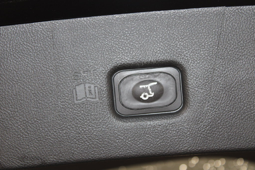 Used 2023 Lincoln Nautilus Reserve AWD/4WD image 19