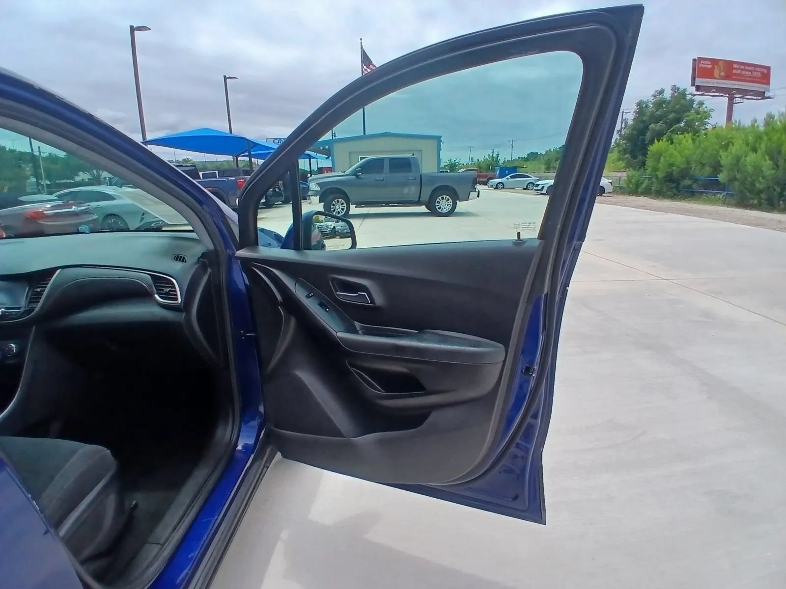 Used 2017 Chevrolet Trax LS FWD image 22