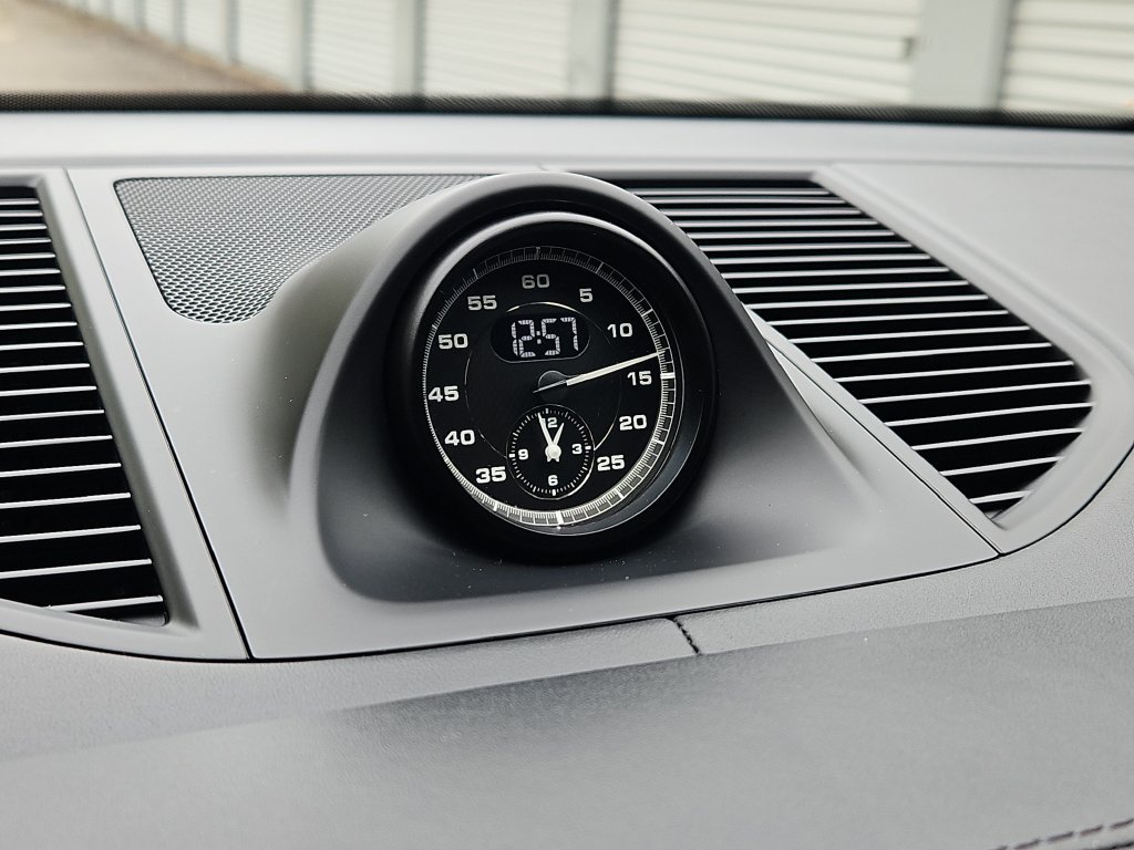 Certified 2023 Porsche Macan S AWD/4WD image 19