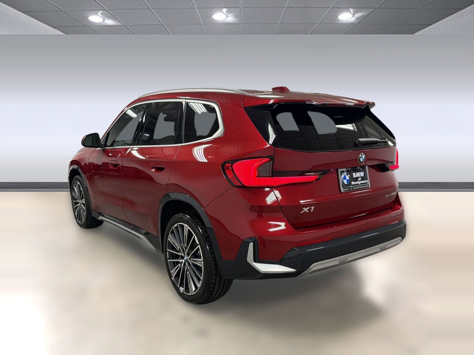Used 2026 BMW X1 xDrive28i w/ Convenience Package AWD/4WD image 2