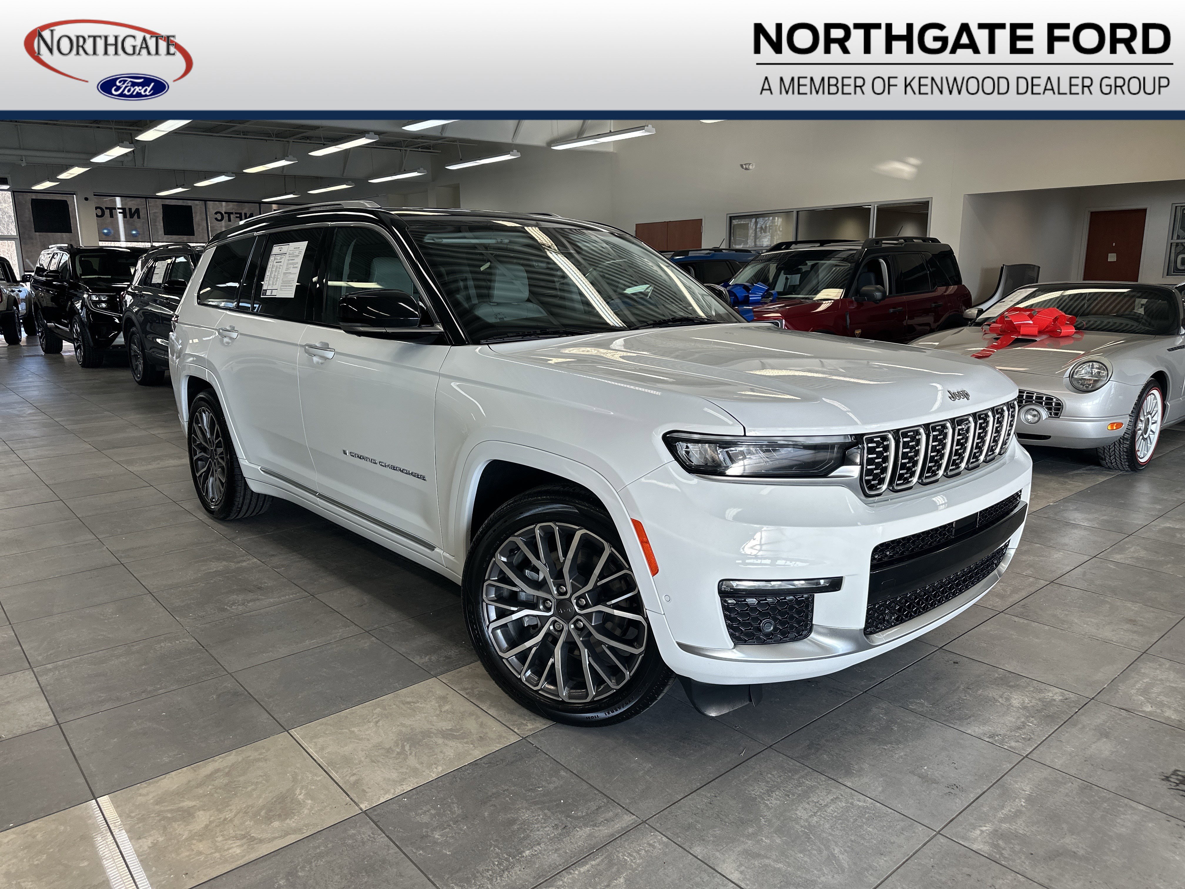 Used 2023 Jeep Grand Cherokee L Summit w/ Advanced Protech Group IV