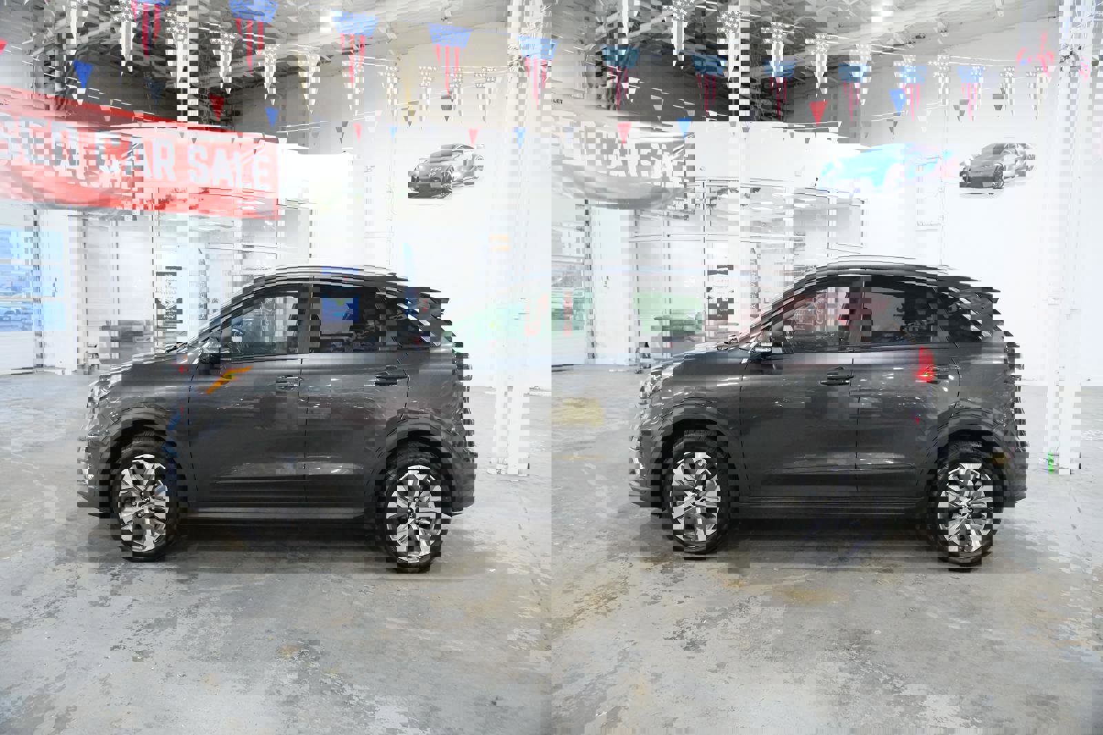 Used 2022 Kia Niro EX w/ Cold Weather Package image 6