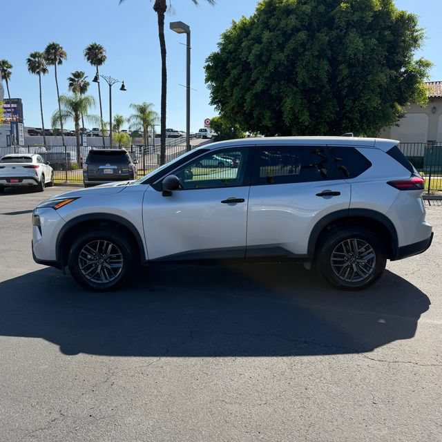 Used 2024 Nissan Rogue S FWD image 5