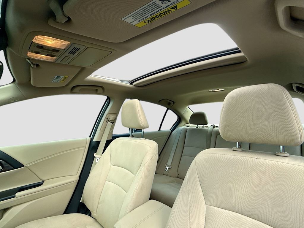 Used 2017 Honda Accord EX image 24