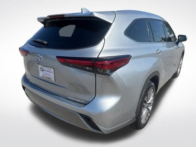 Used 2020 Toyota Highlander Platinum FWD image 5