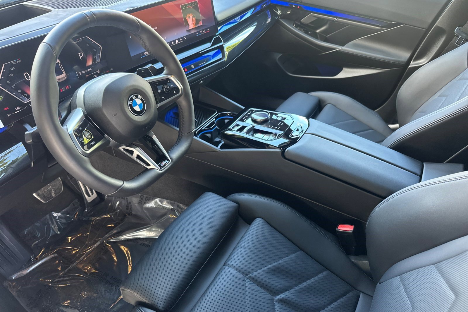 Used 2026 BMW 540i xDrive w/ M Sport Package AWD/4WD image 11