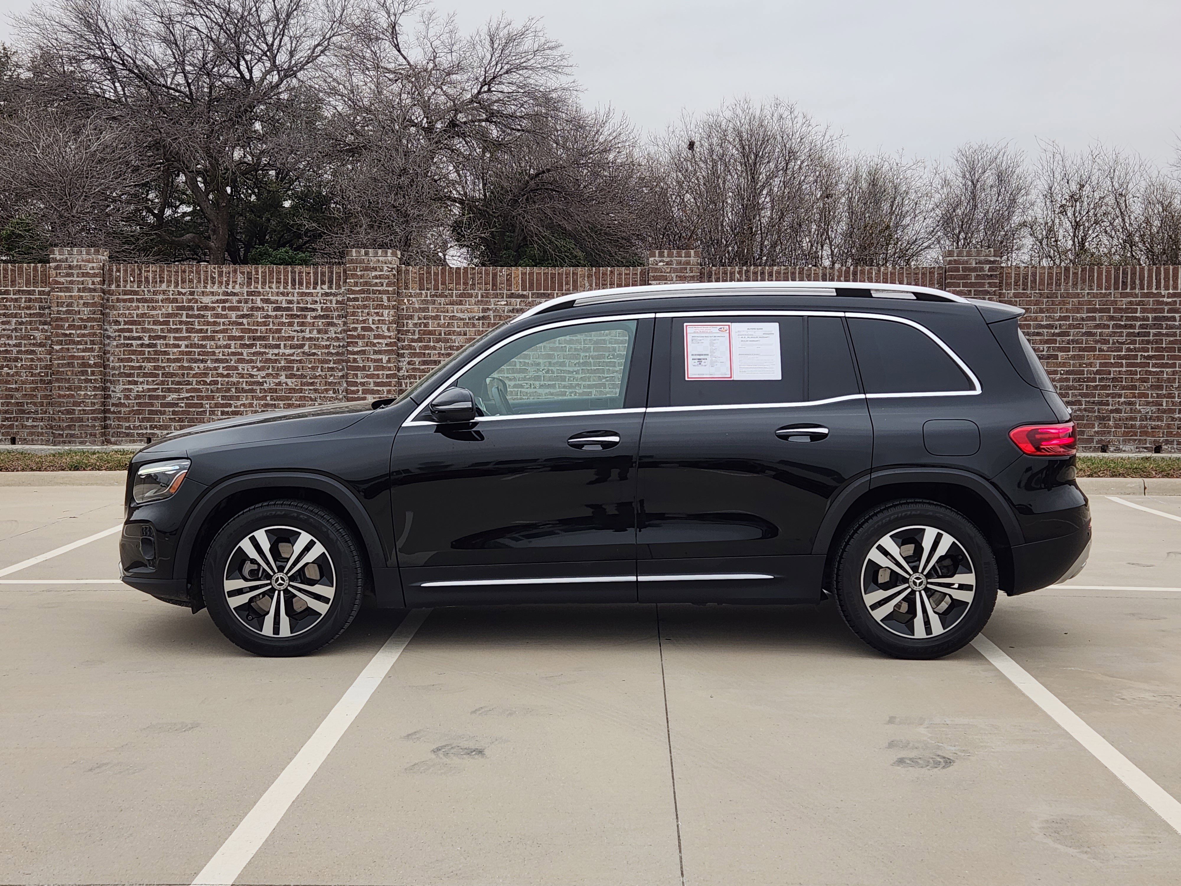 Used 2024 Mercedes-Benz GLB 250 4MATIC image 5