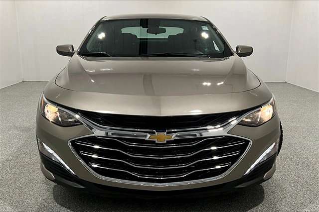 Used 2023 Chevrolet Malibu LT image 2