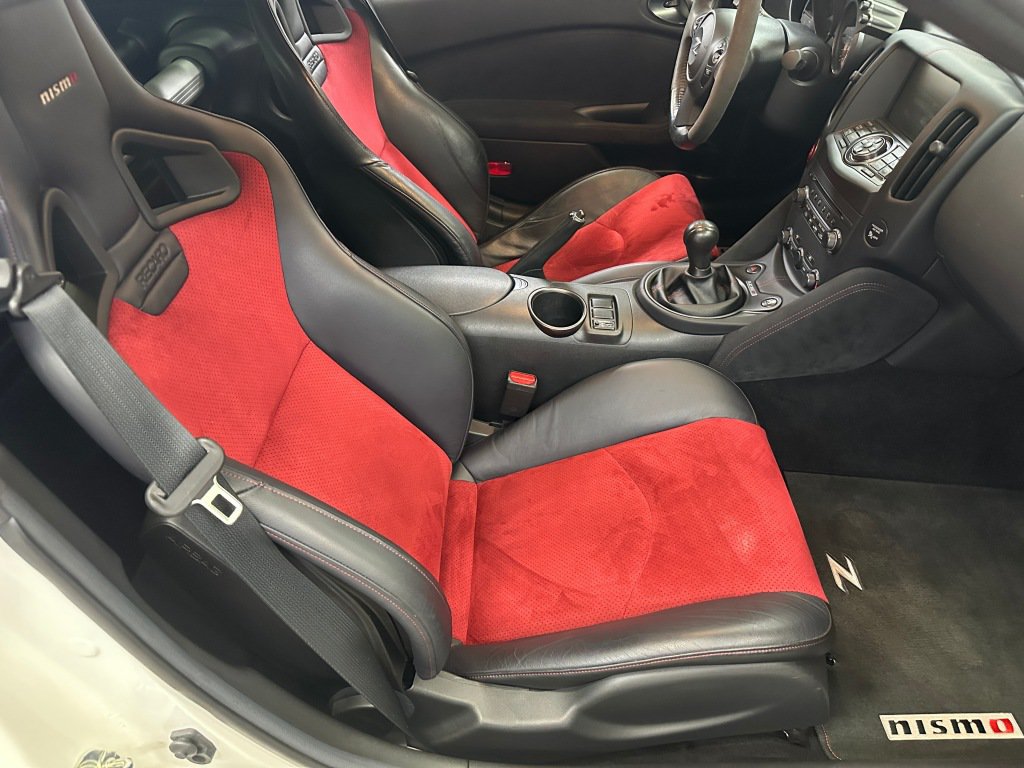Used 2017 Nissan 370Z NISMO RWD image 21