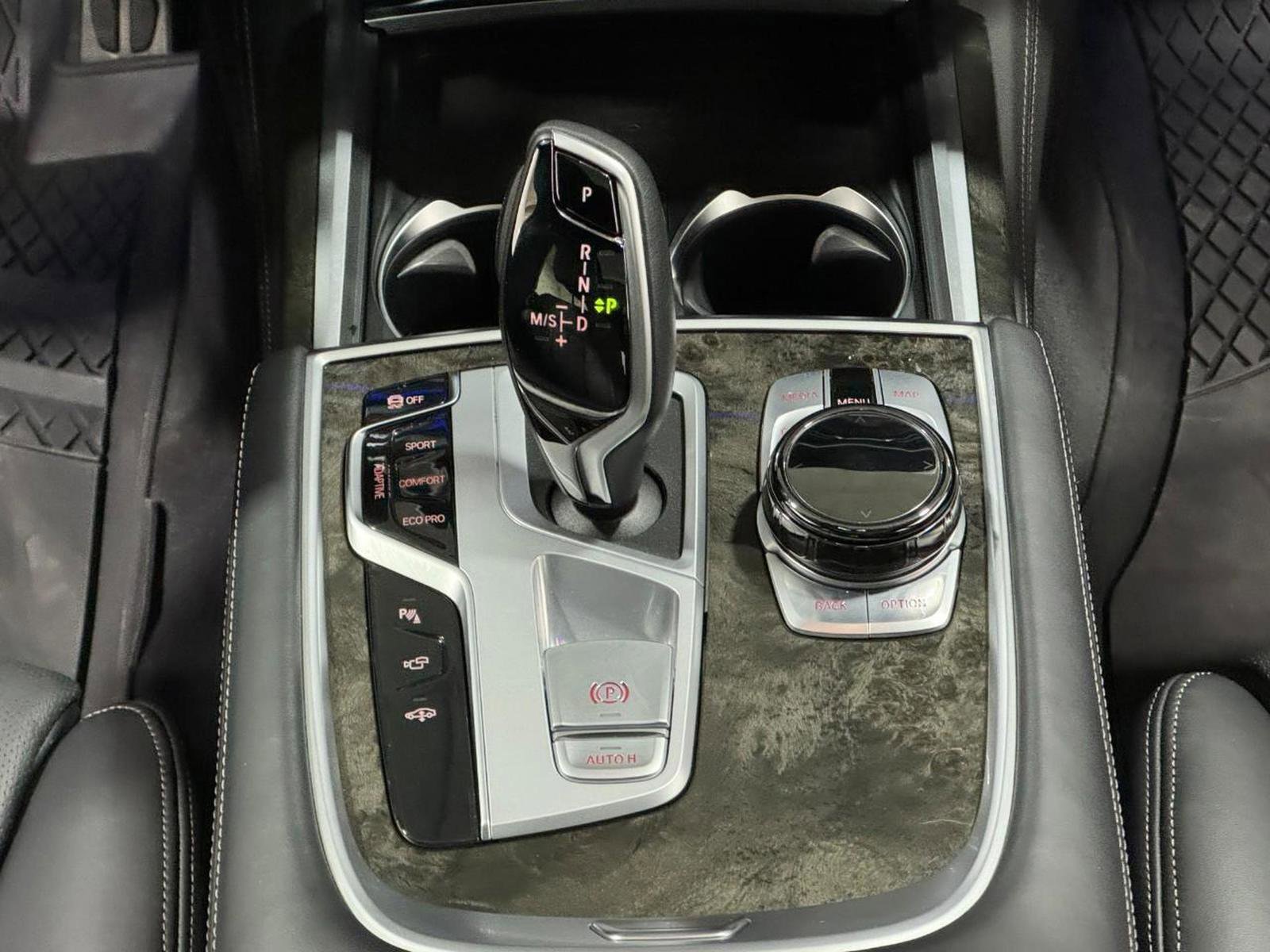 Used 2022 BMW 750i xDrive w/ Executive Package image 17