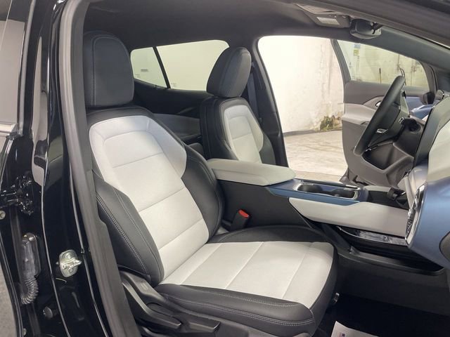 Used 2025 Chevrolet Equinox EV LT image 27