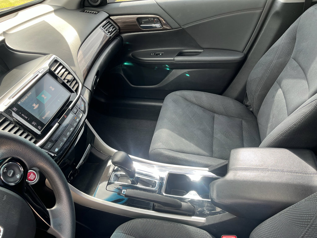 Used 2016 Honda Accord EX image 16
