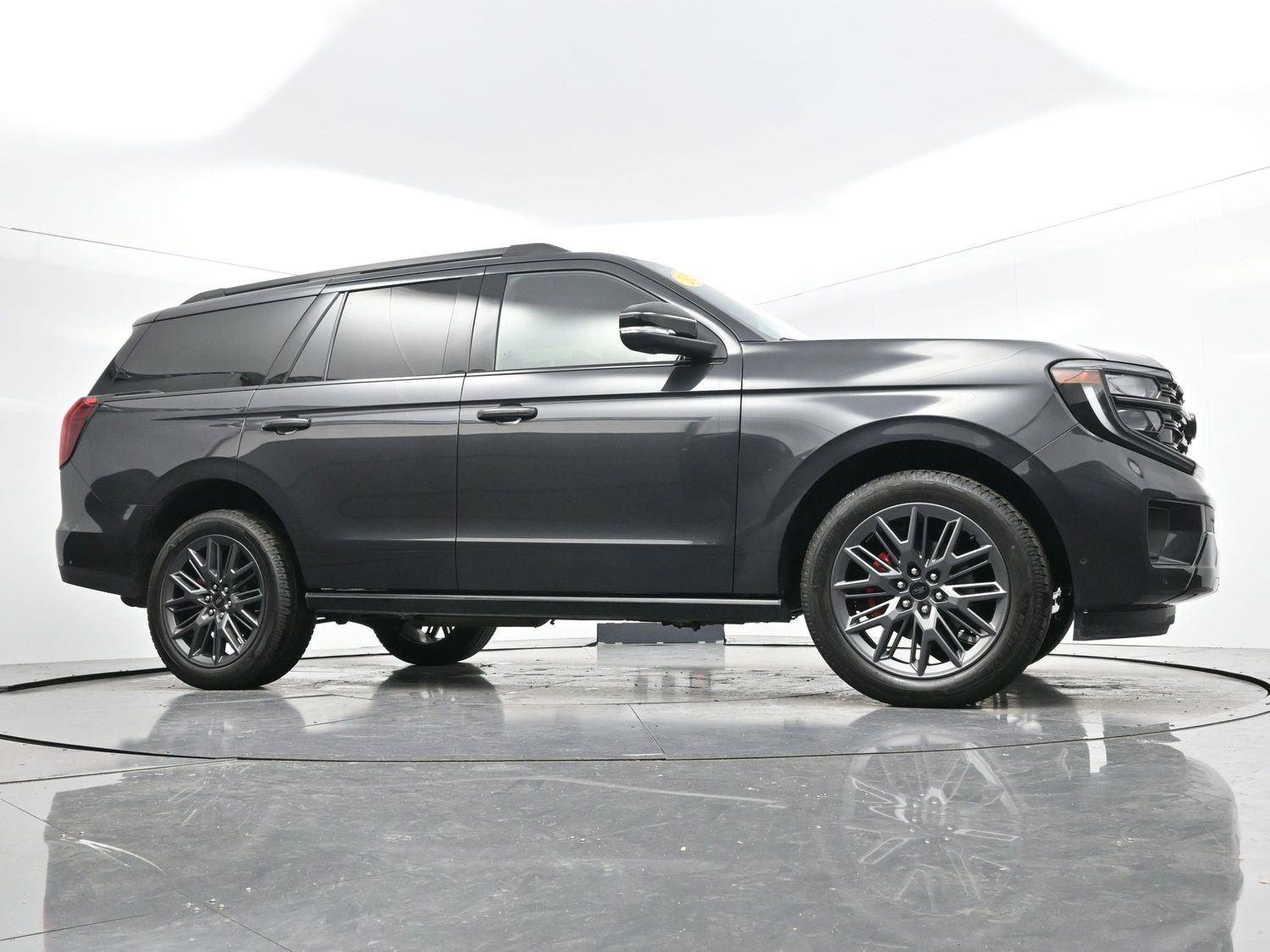 Used 2025 Ford Expedition Platinum w/ Stealth Performance Package image 56