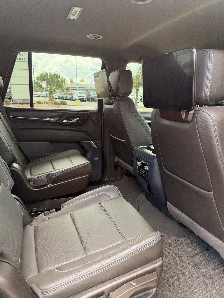 Used 2023 GMC Yukon Denali AWD/4WD image 16