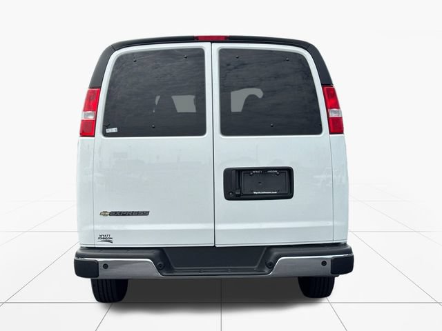 Used 2025 Chevrolet Express 3500 LT w/ LT Preferred Equipment Group RWD image 4