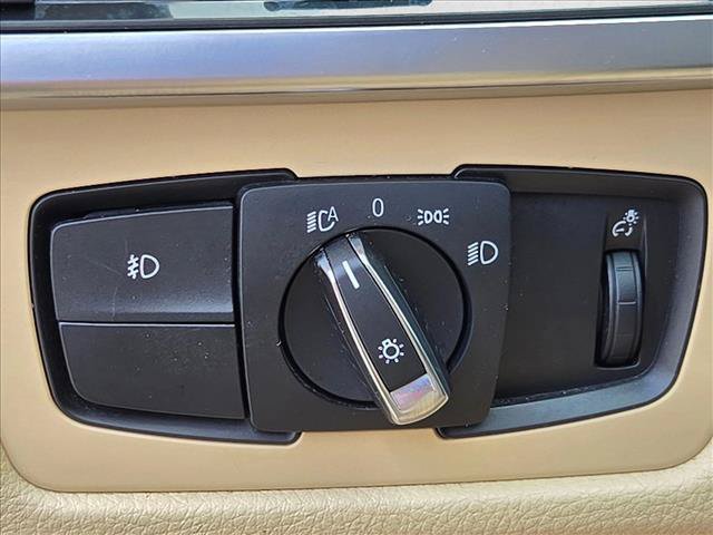 Used 2014 BMW 320i Sedan RWD image 10
