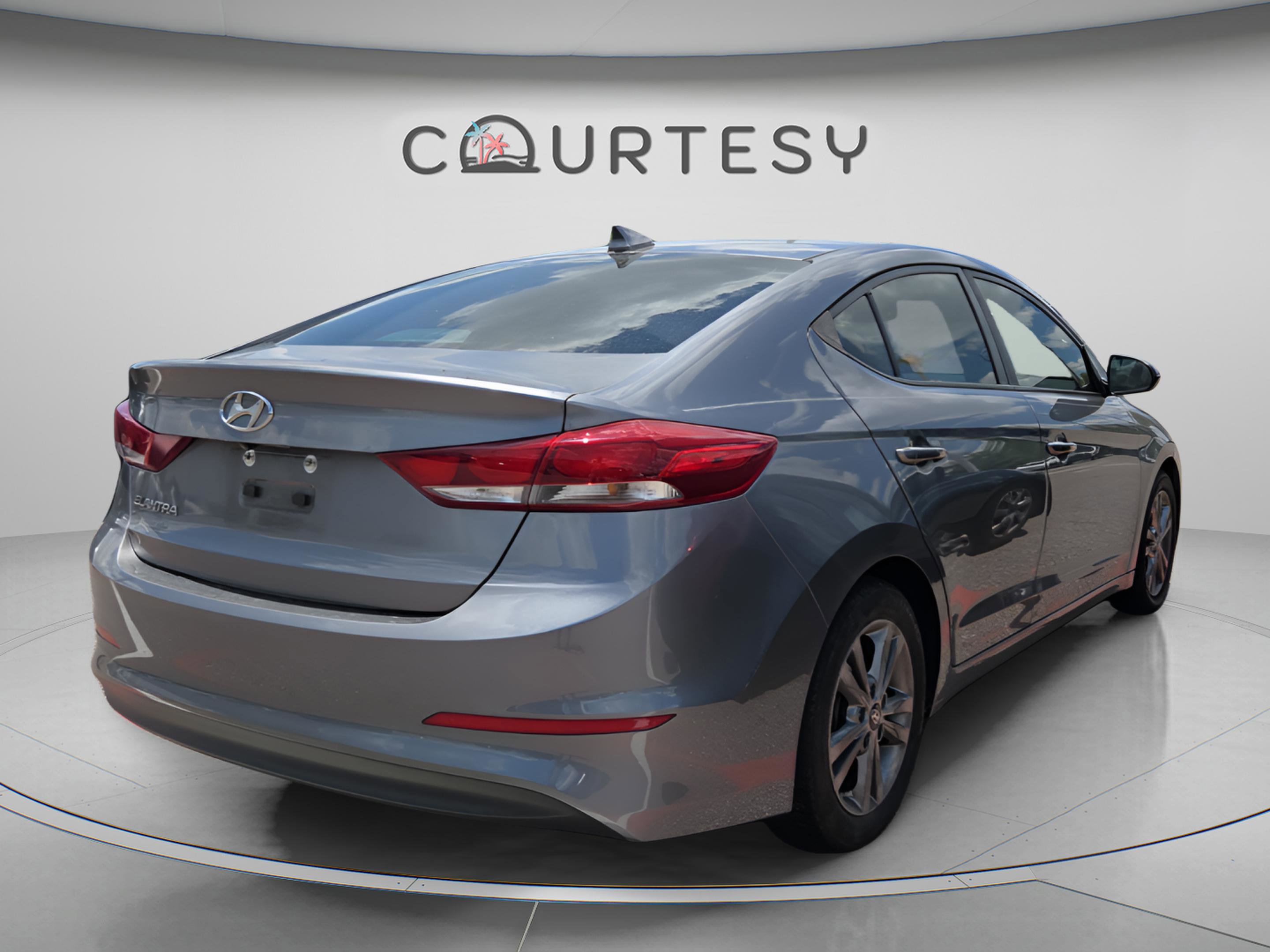 Used 2018 Hyundai Elantra Value Edition w/ Cargo Package FWD image 2