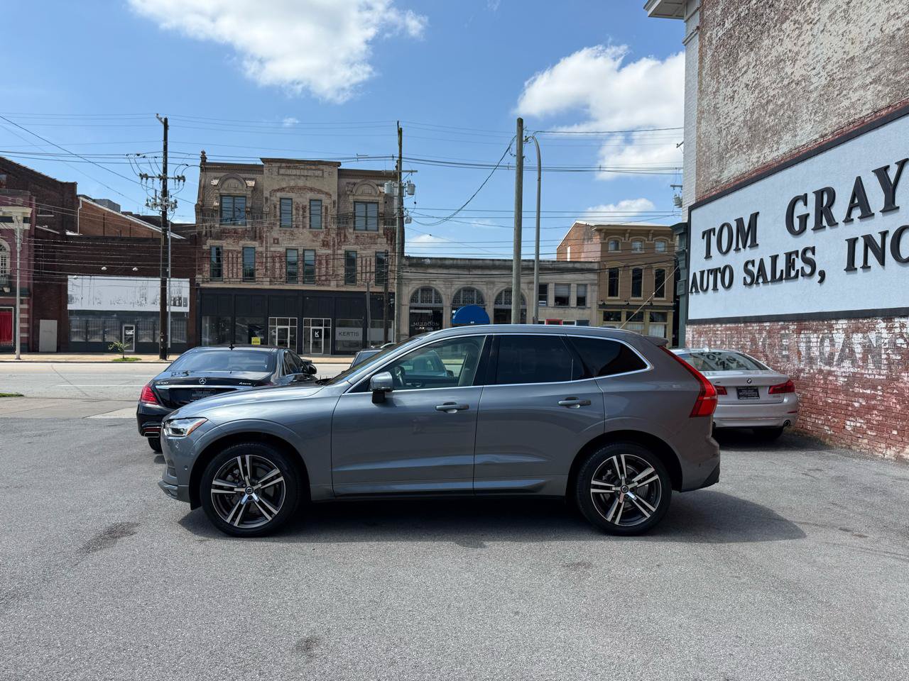 Used 2019 Volvo XC60 T6 Momentum w/ Advanced Package AWD/4WD image 5