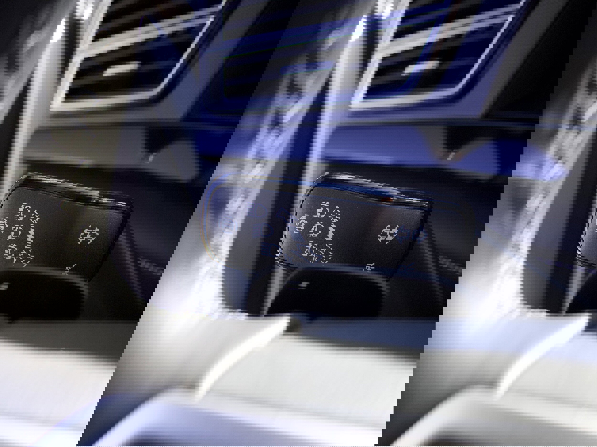 New 2026 Volkswagen Atlas Cross Sport SEL R-Line image 19