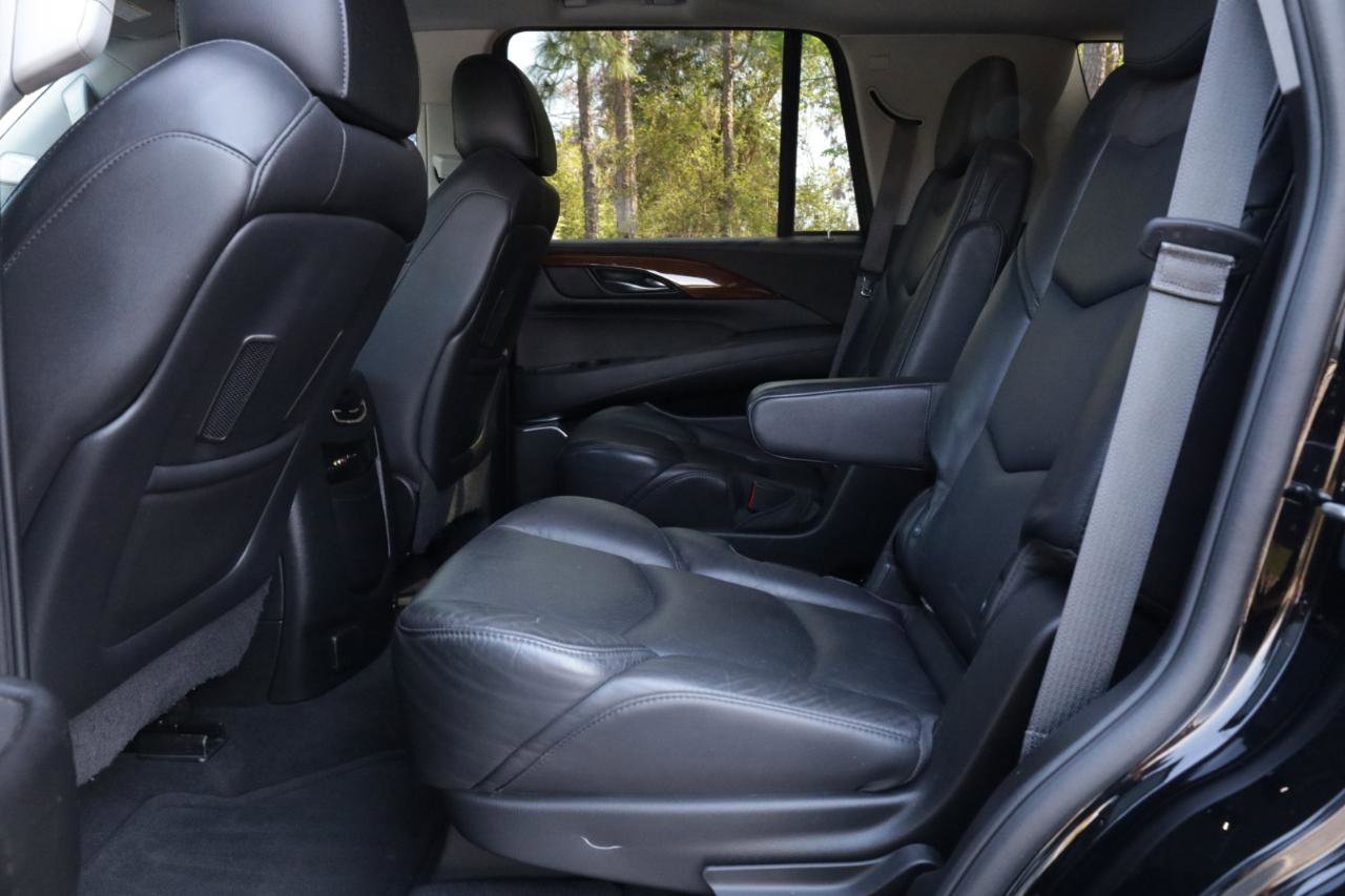 Used 2016 Cadillac Escalade Luxury image 15