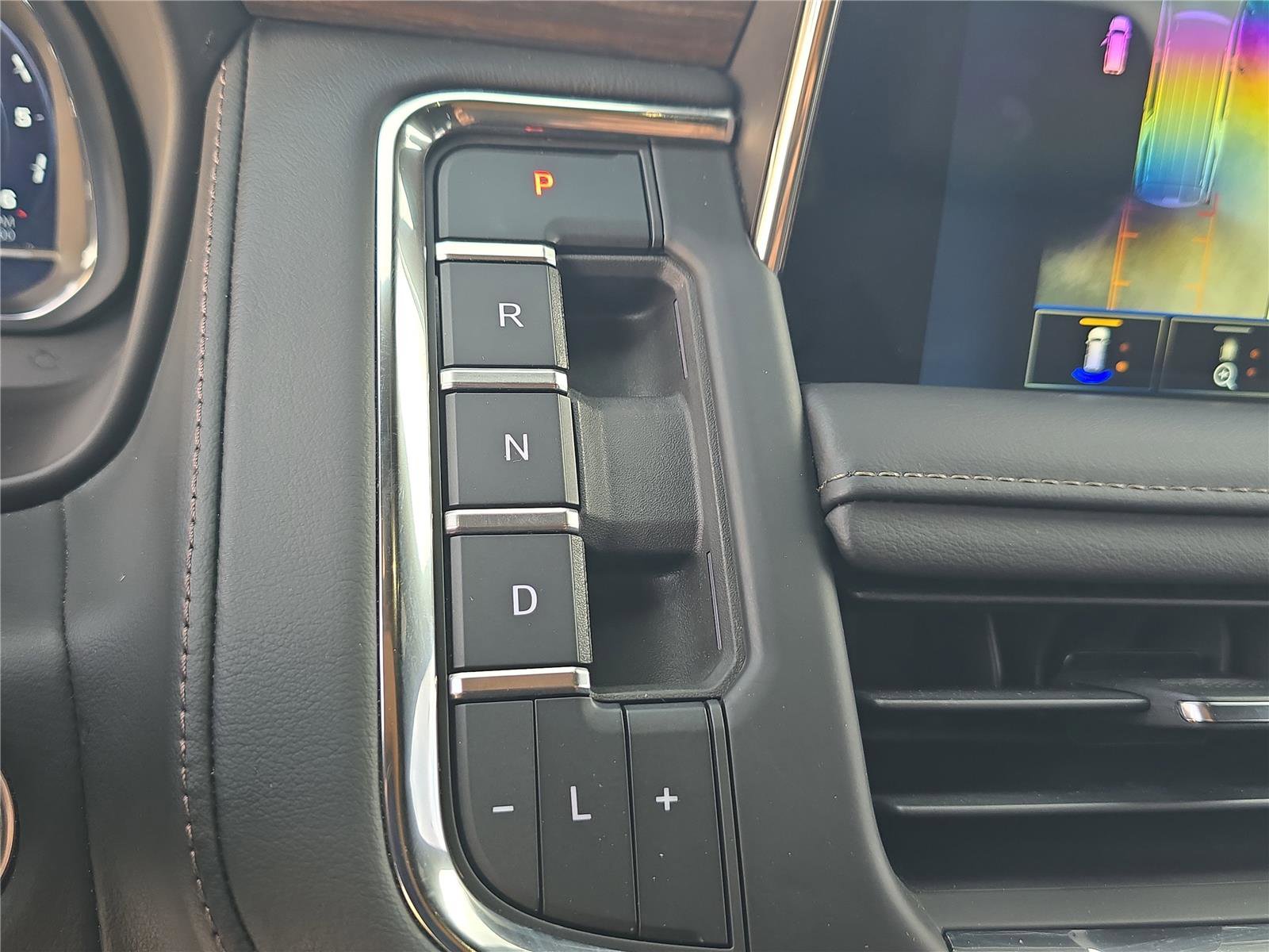 Used 2023 Chevrolet Tahoe High Country AWD/4WD image 23