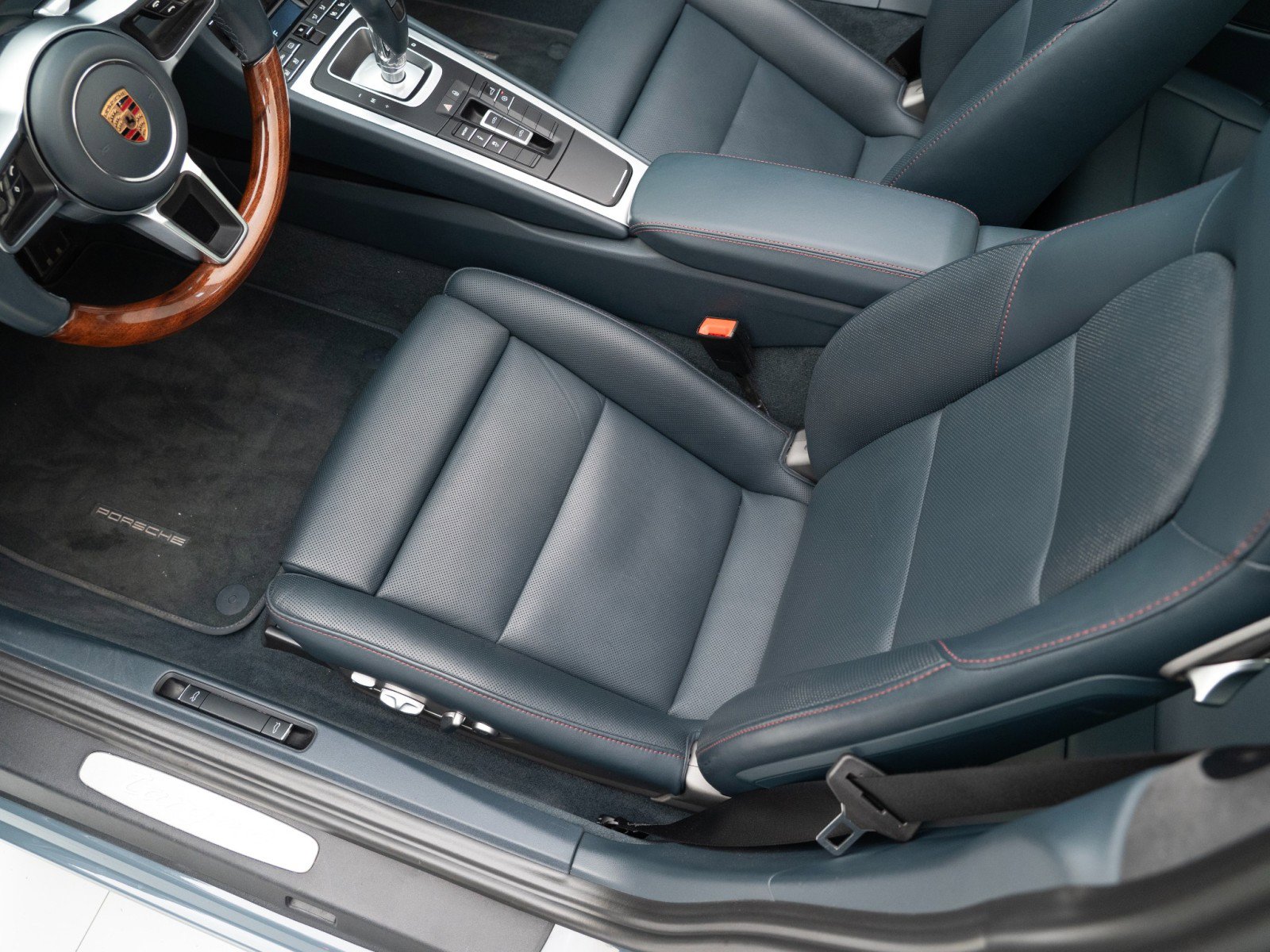 Certified 2017 Porsche 911 Targa 4 AWD/4WD image 19