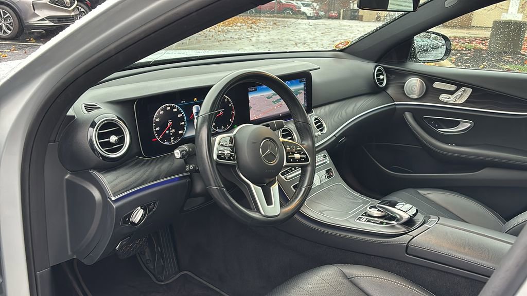 Used 2020 Mercedes-Benz E 350 4MATIC Sedan image 23