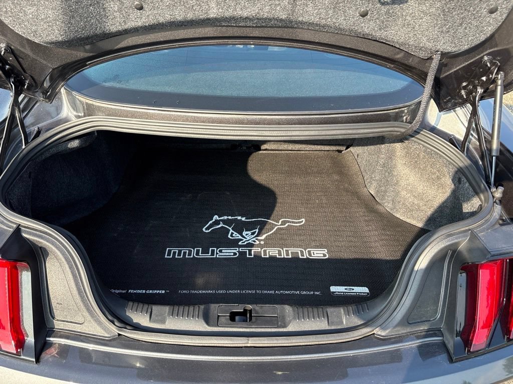 Used 2018 Ford Mustang Coupe RWD image 8