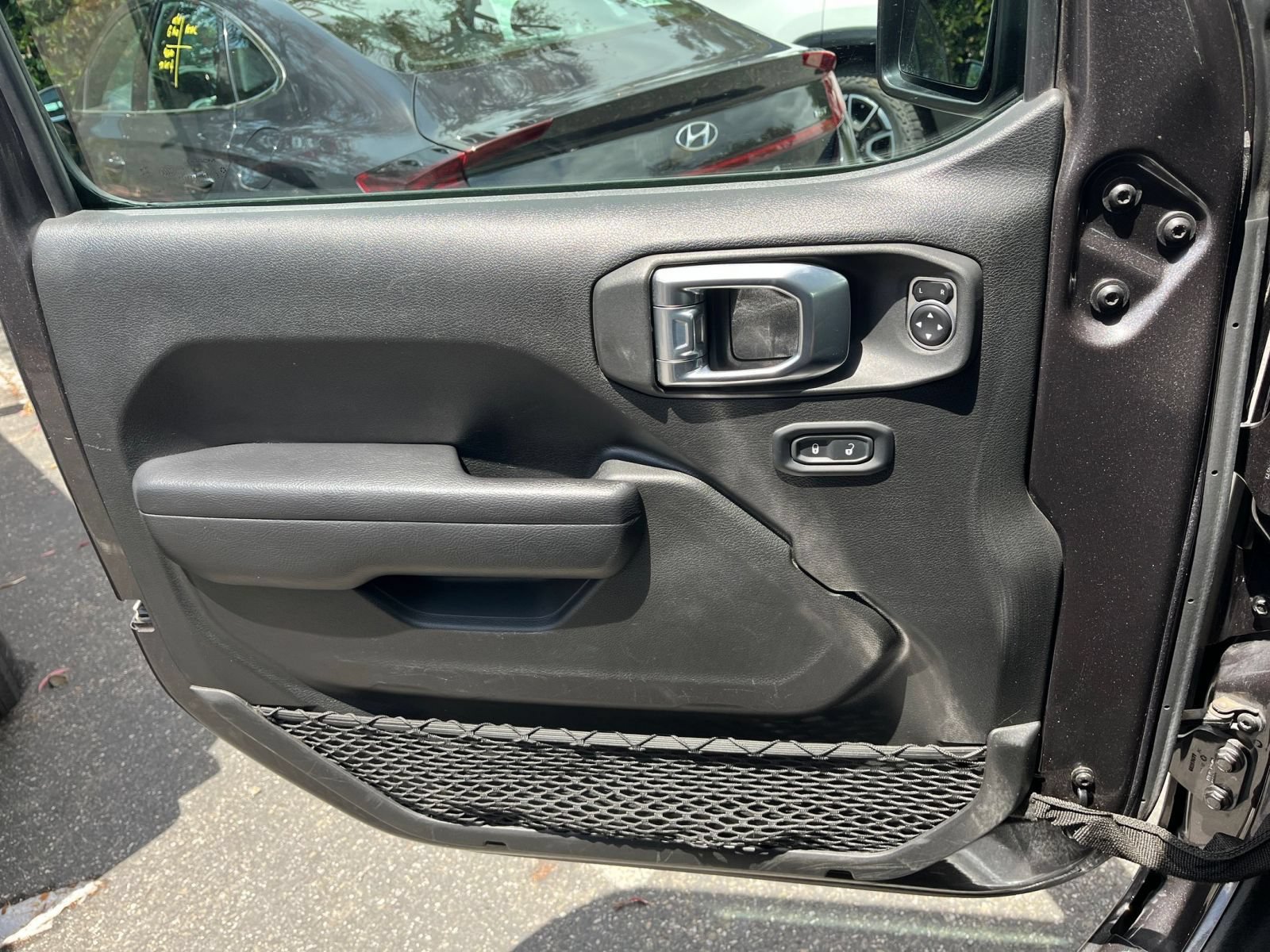 Used 2025 Jeep Wrangler Unlimited Sport AWD/4WD image 18