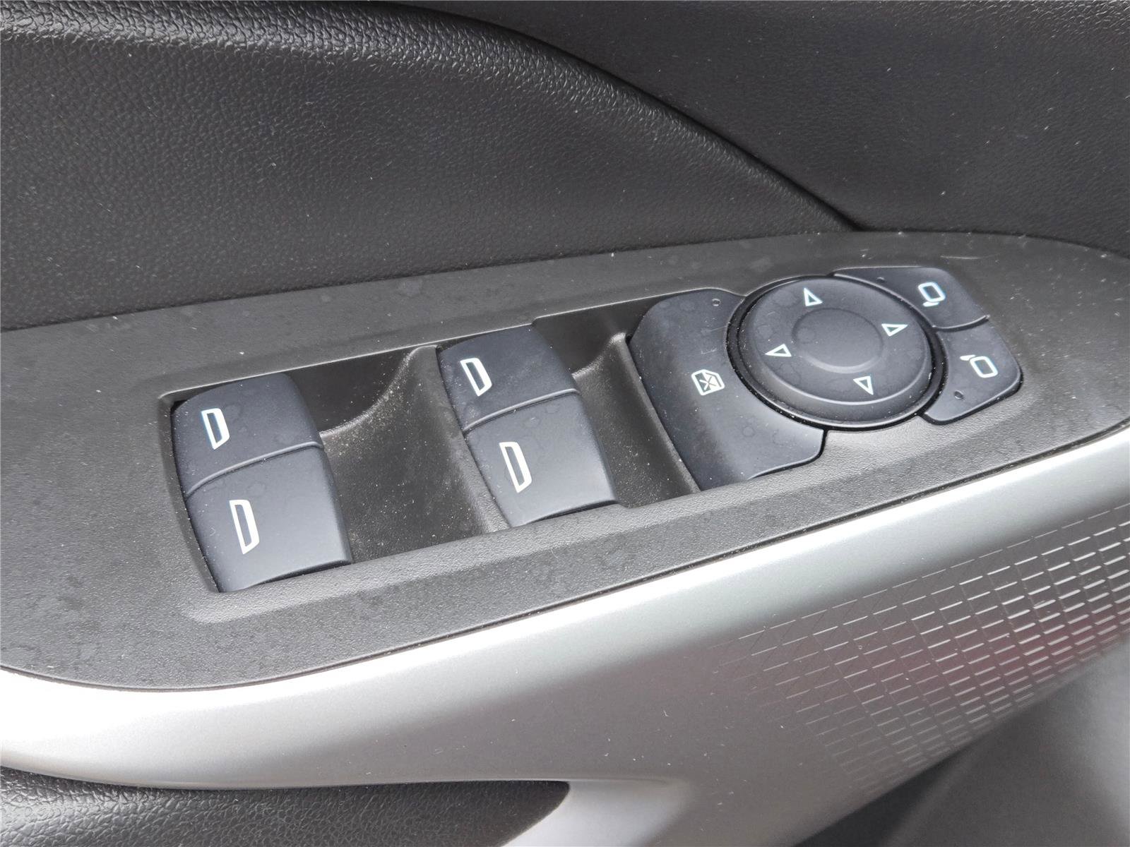 Used 2024 Chevrolet Trax RS w/ Driver Confidence Package image 18
