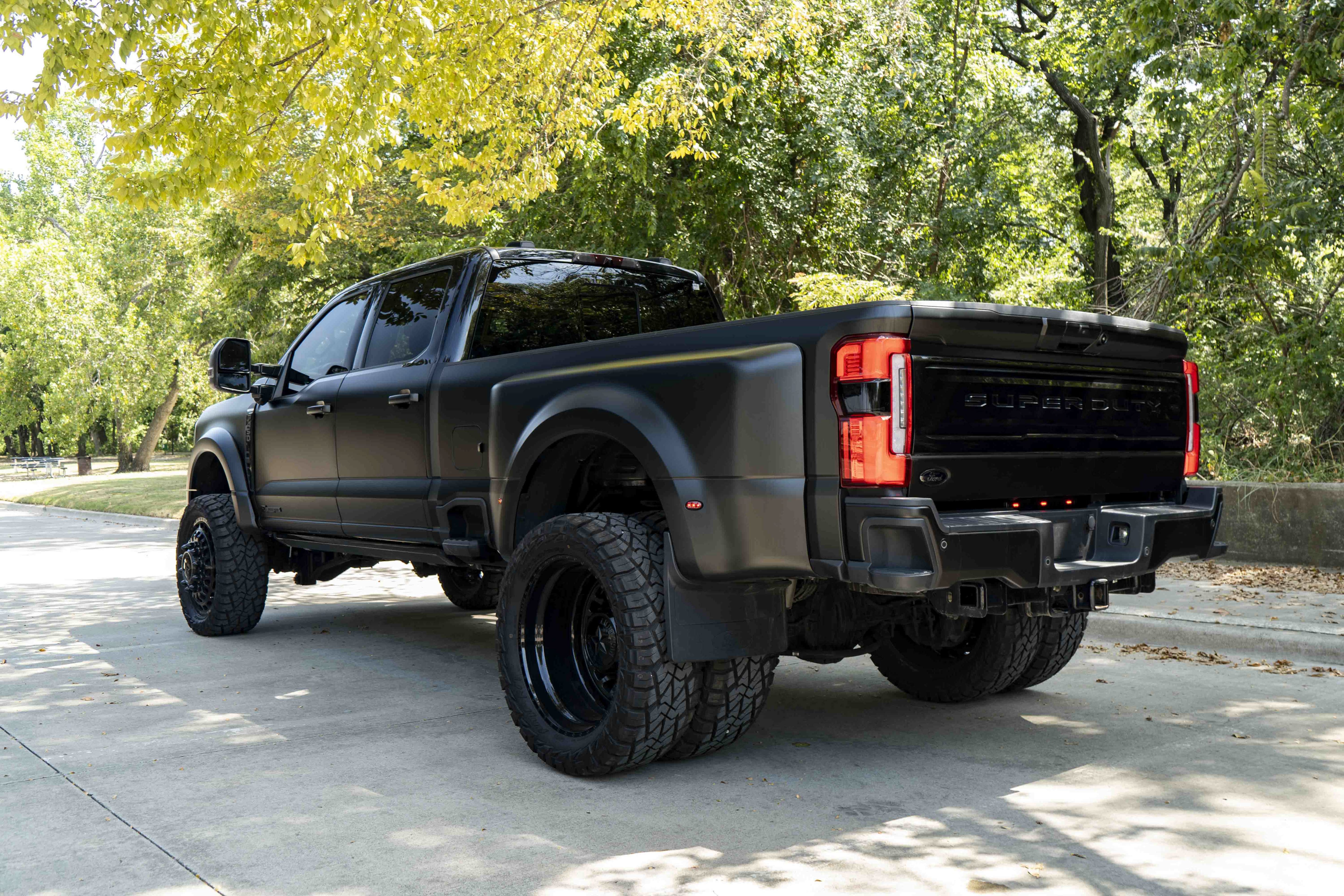 Used 2025 Ford F450 Platinum w/ FX4 Off-Road Package AWD/4WD image 7