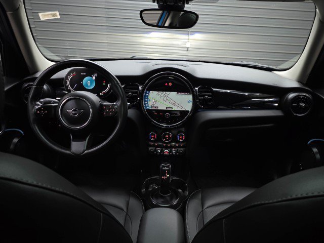 Used 2024 MINI Cooper 4-Door Hardtop FWD image 12