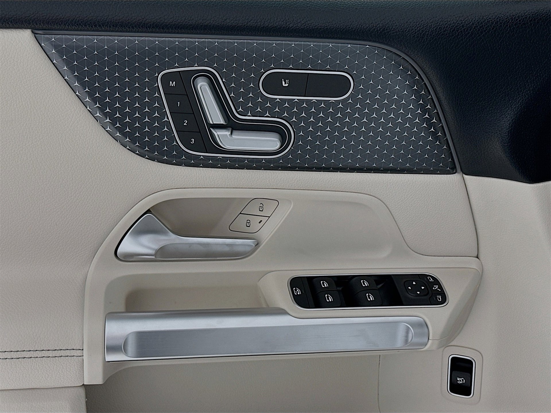 New 2026 Mercedes-Benz GLB 250 image 19