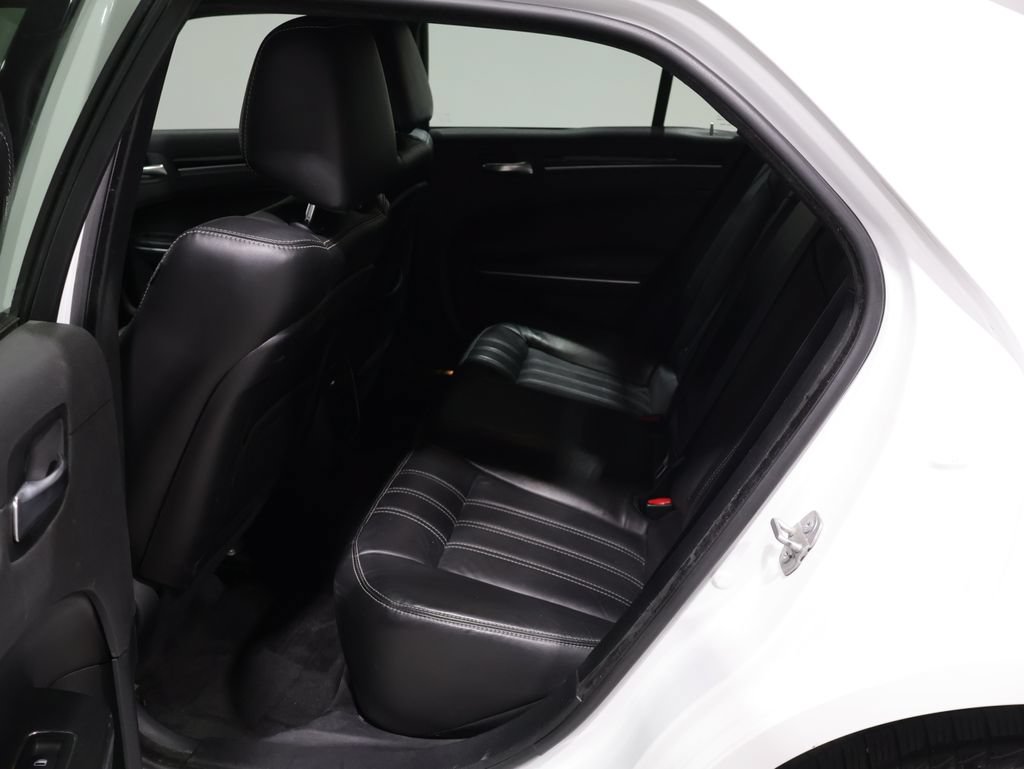 Used 2018 Chrysler 300 S AWD/4WD image 18