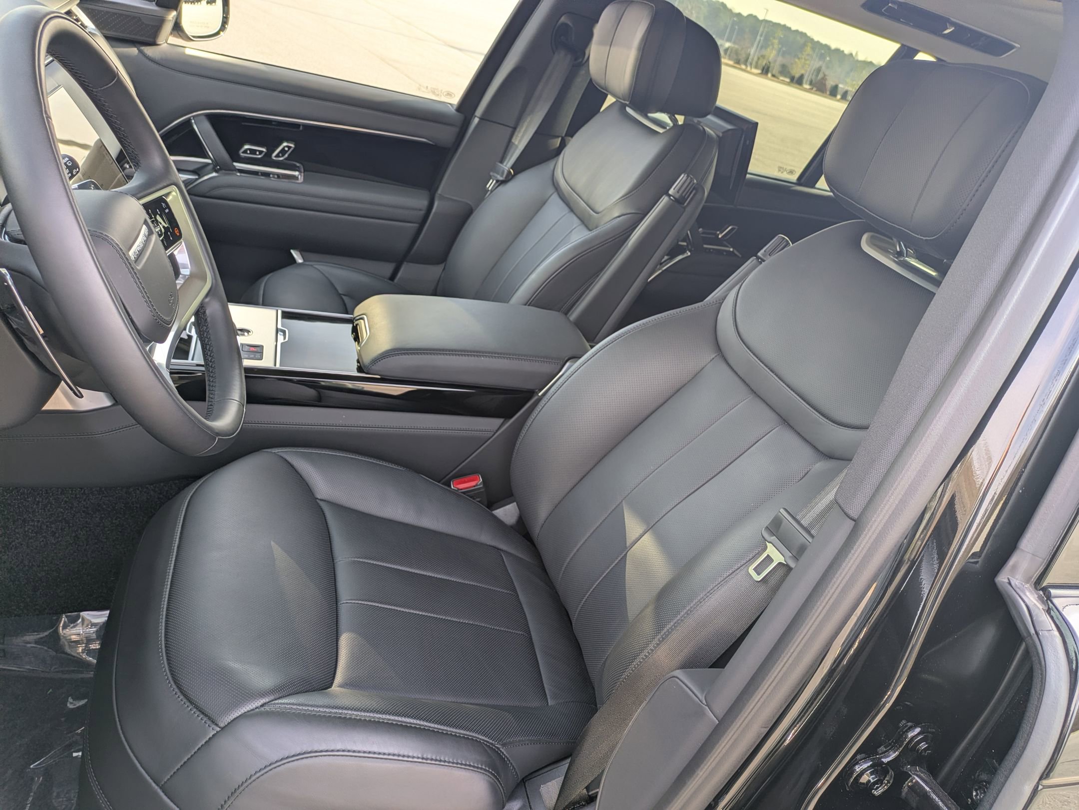 Used 2025 Land Rover Range Rover Long Wheelbase Autobiography image 19