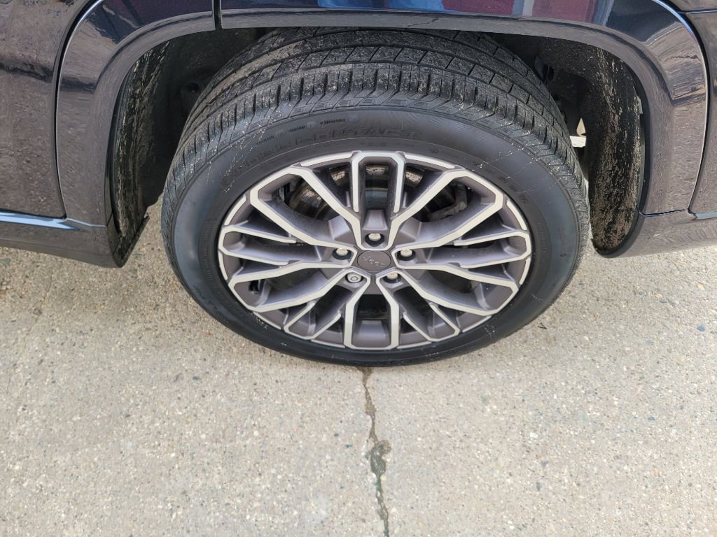 Used 2023 Jeep Grand Cherokee L Summit image 14