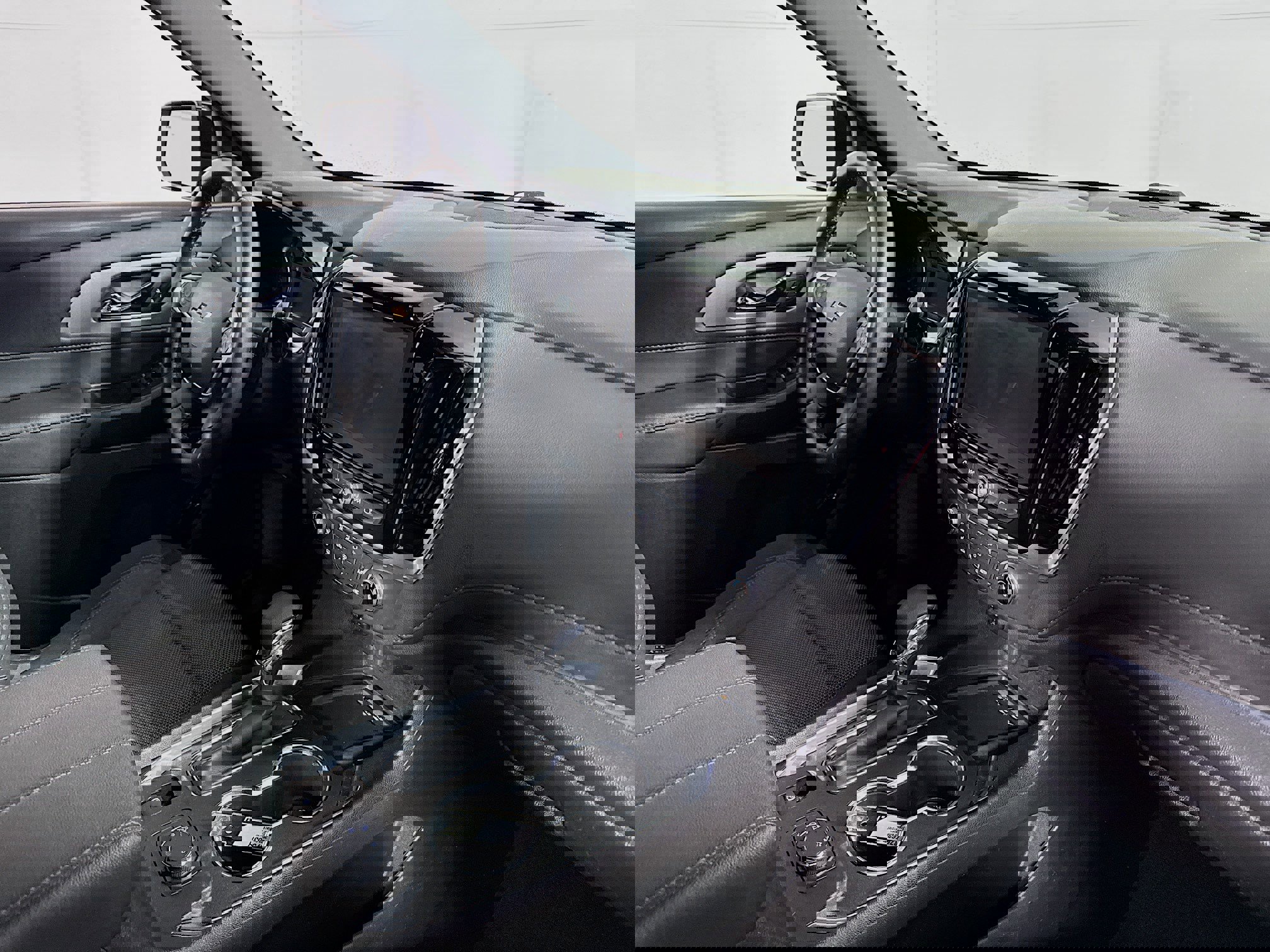 Used 2023 Chevrolet Traverse LT image 24