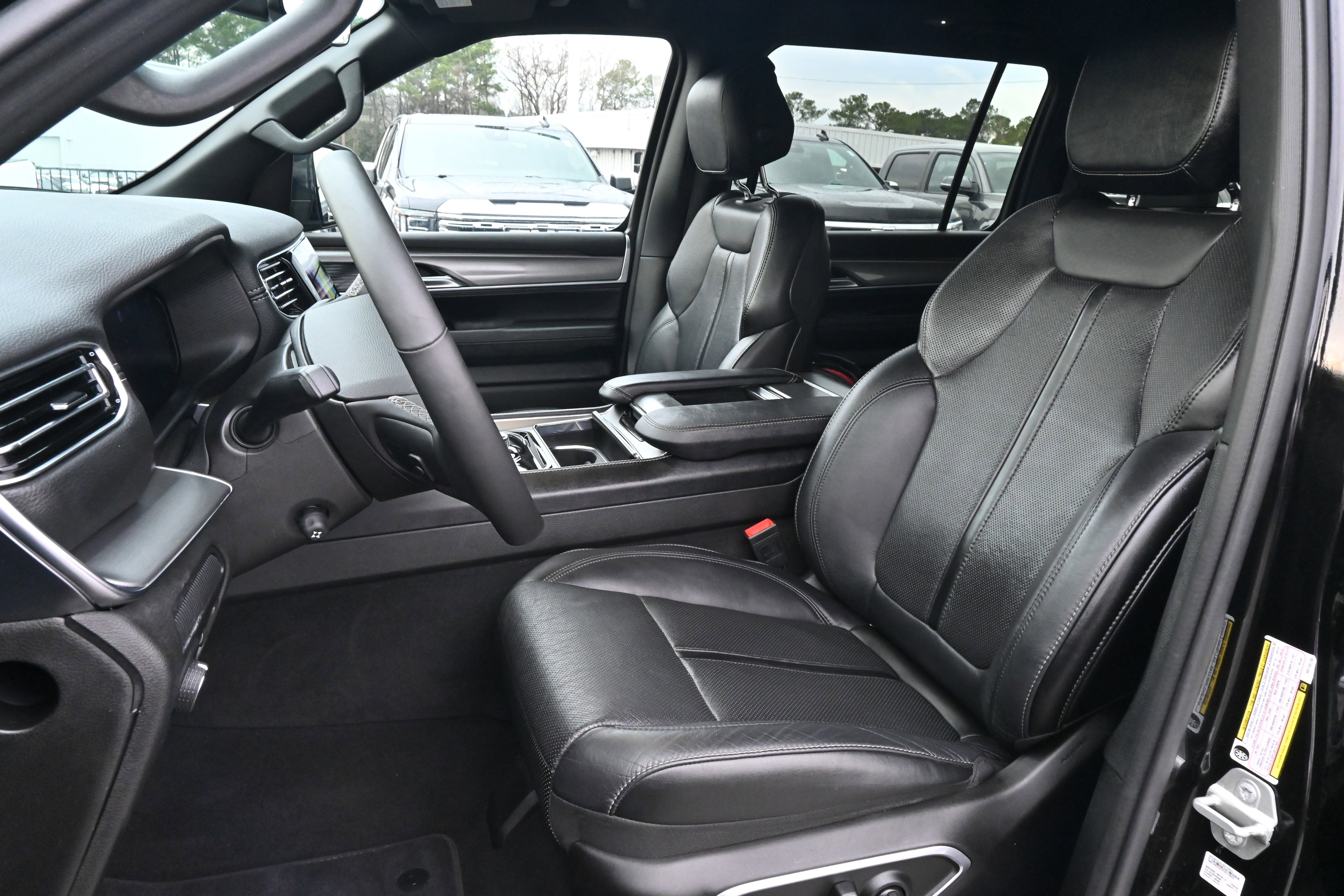 Used 2024 Jeep Wagoneer Series II image 7