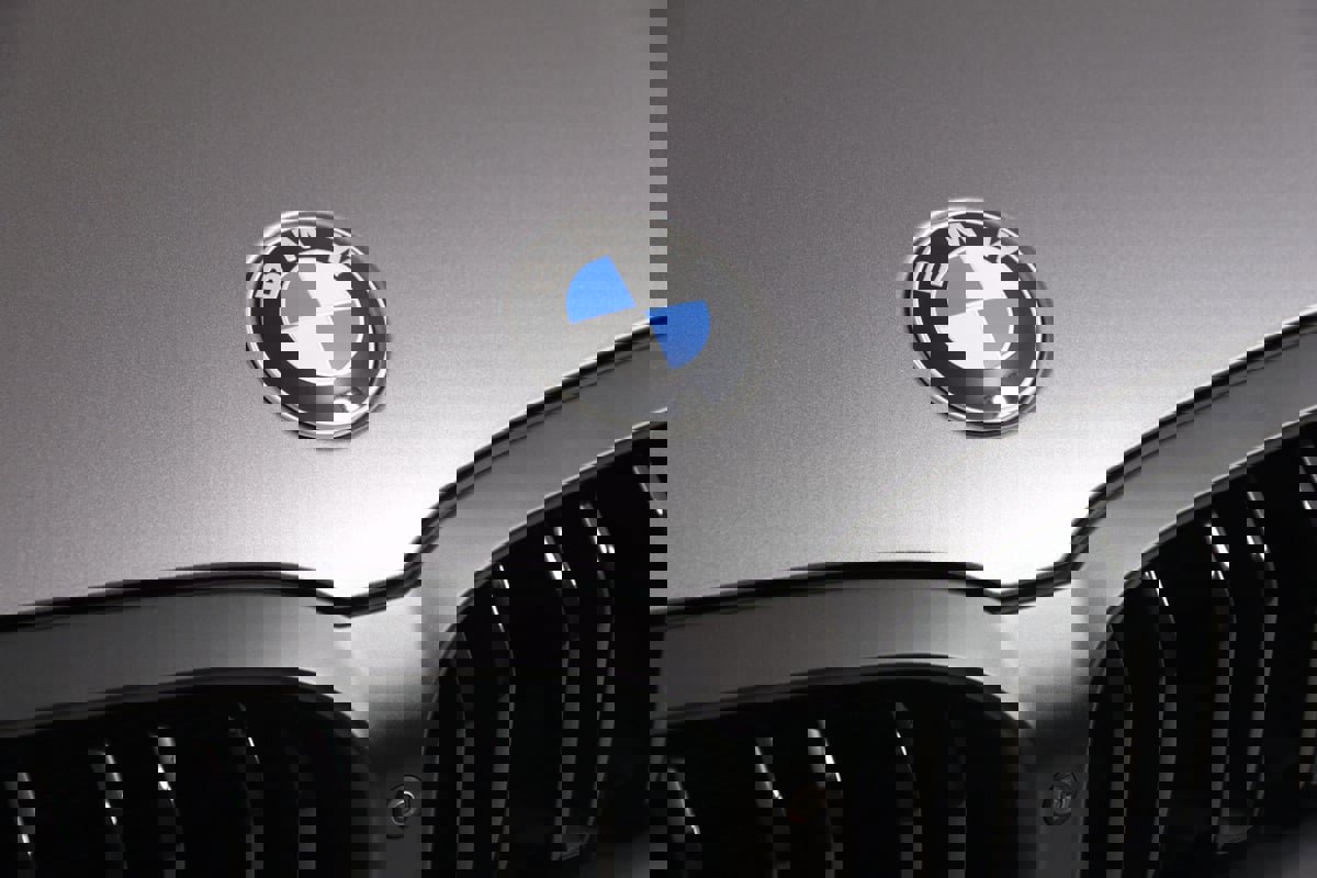 Used 2025 BMW M850i xDrive Coupe w/ M Sport Professional Package image 18