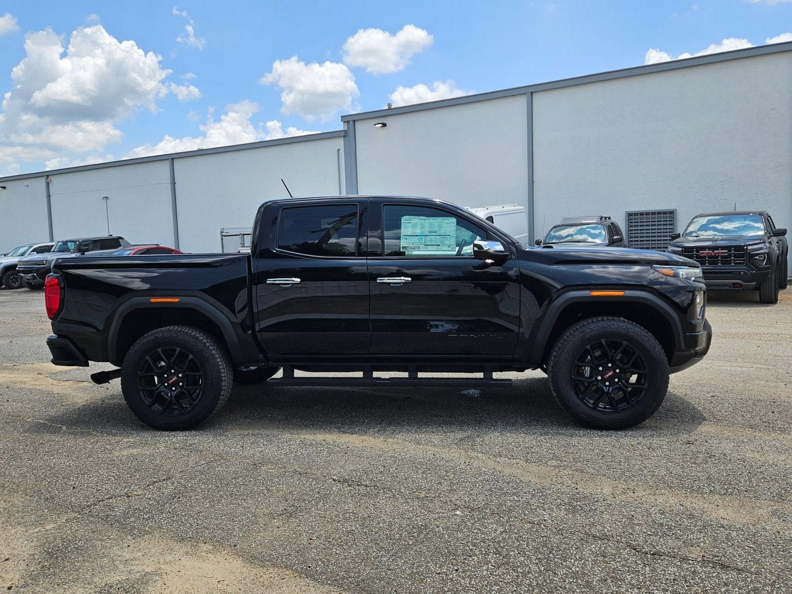 New 2026 GMC Canyon Denali w/ LPO, Denali Black Edition AWD/4WD image 7