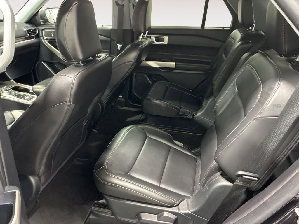 Used 2022 Ford Explorer XLT w/ Equipment Group 202A image 12