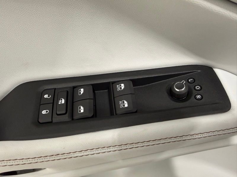 New 2026 Jeep Cherokee Overland image 24