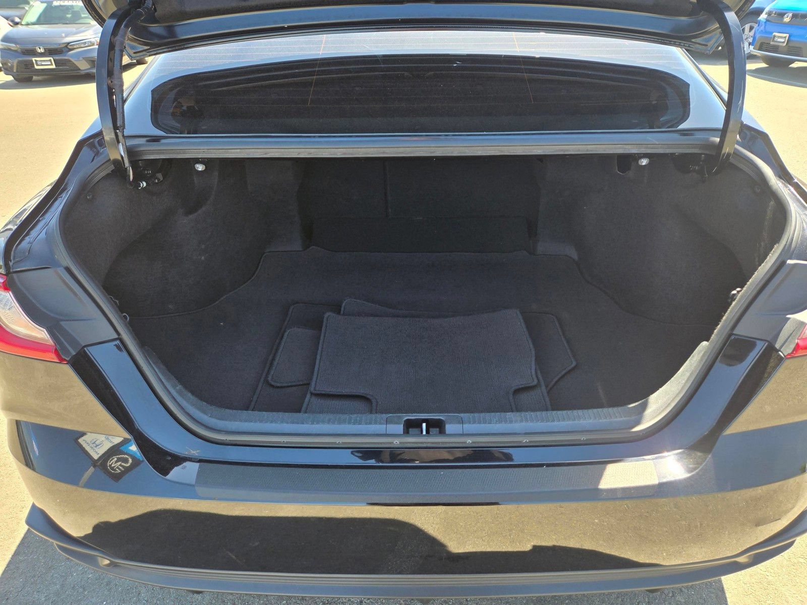 Used 2025 Toyota Camry SE FWD image 10