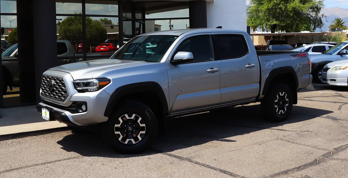 Used 2021 Toyota Tacoma TRD Off-Road w/ Technology Package AWD/4WD image 3