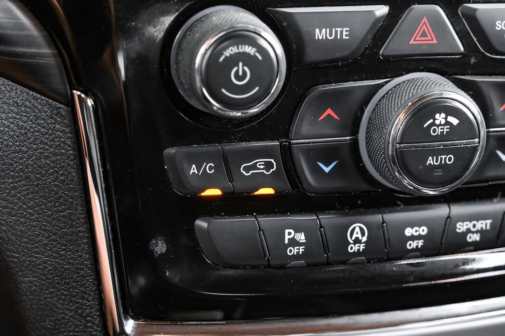 Used 2019 Jeep Grand Cherokee Altitude image 35