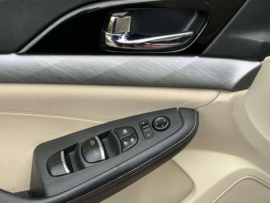Used 2016 Nissan Maxima 3.5 SV image 9